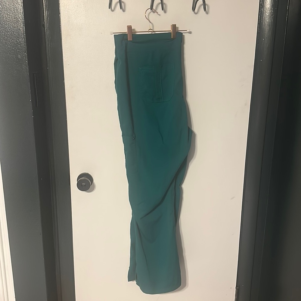 Healing Hands Purple Label EUC green scrub pants